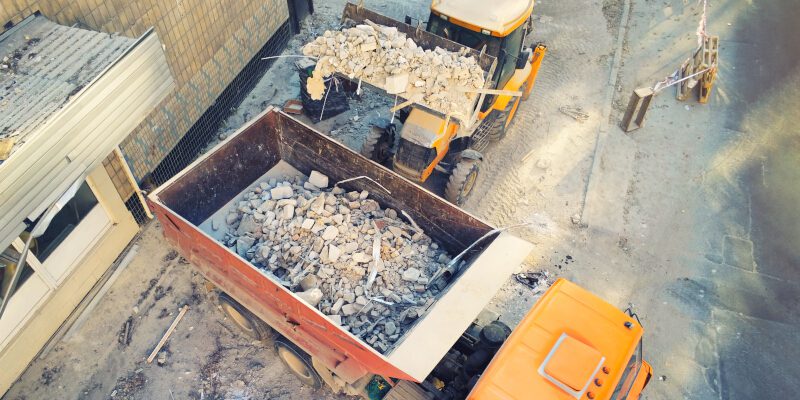 4 Reasons to Rely on a Professional Demolition Cleanup Team